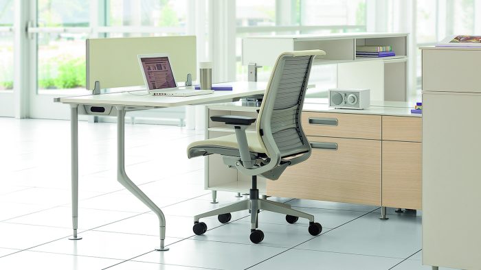 Bürostuhl THINK (Sitzfläche Grau, Rückenlehne Pfeffer)